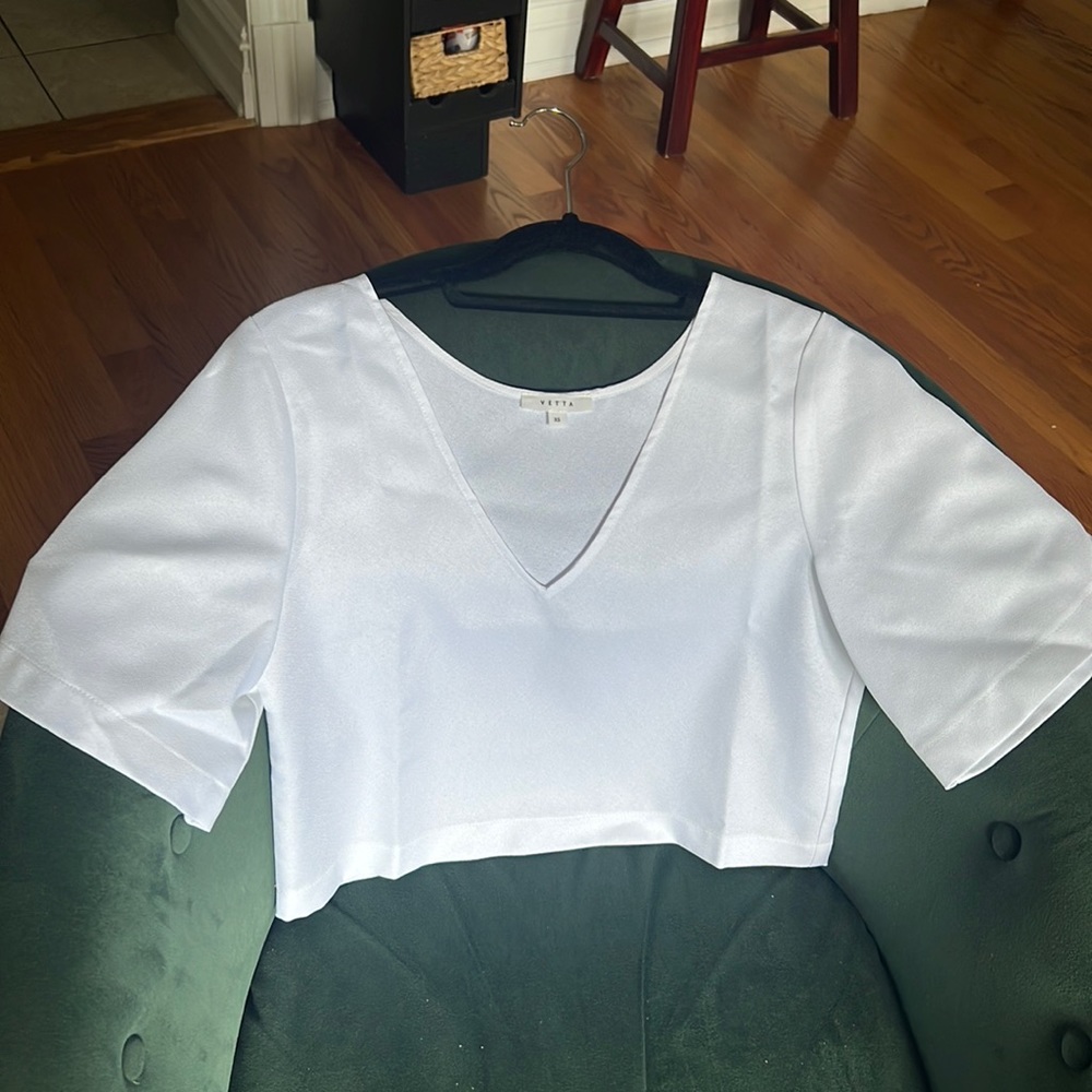 VETTA reversible white crop top